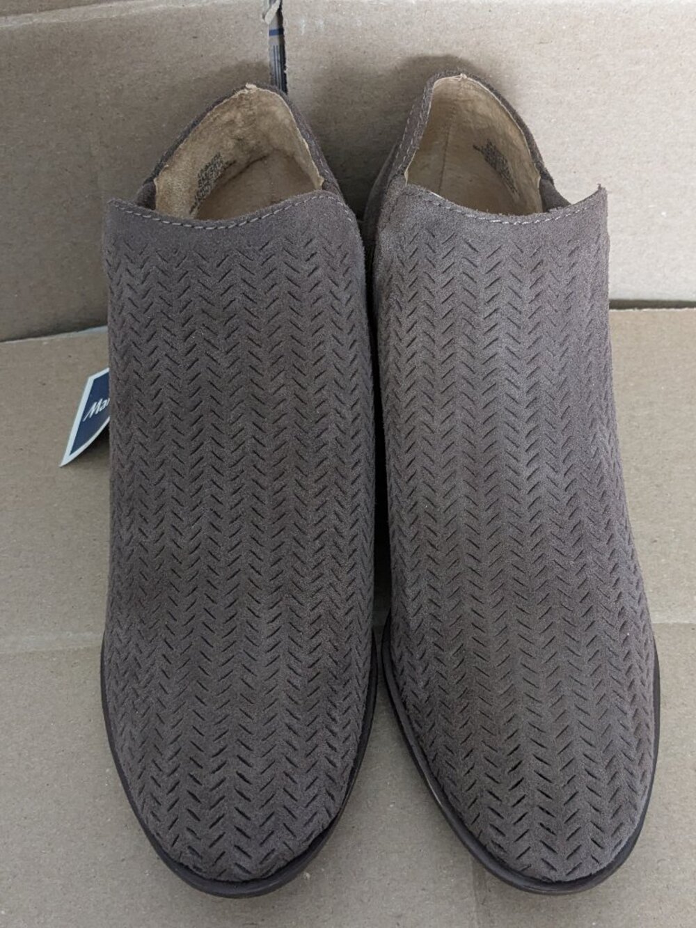 Lucky Brand Basel Women's Suede Booties Size 8 Taupe Side Slit Ankle Boots New - Picture 3 of 11